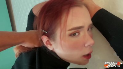 Wong bajingan ing tutuk lan pus manut Redheaded Skimpy lan cum ing susu